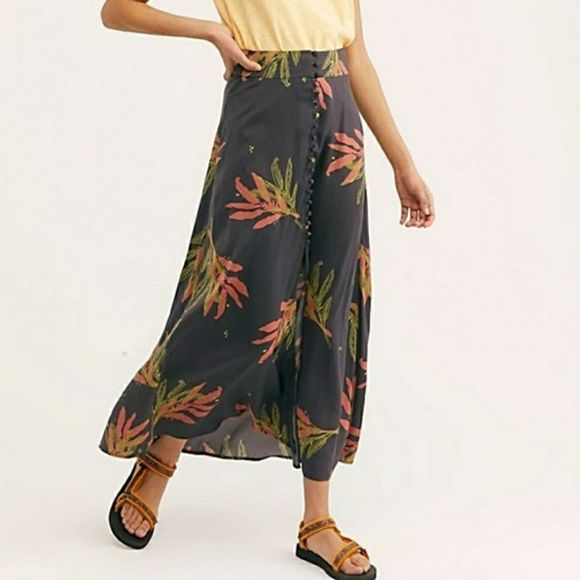 Free People Dresses & Skirts - Free people Sammy Buttondown maxi Skirt sz 8 NWOT